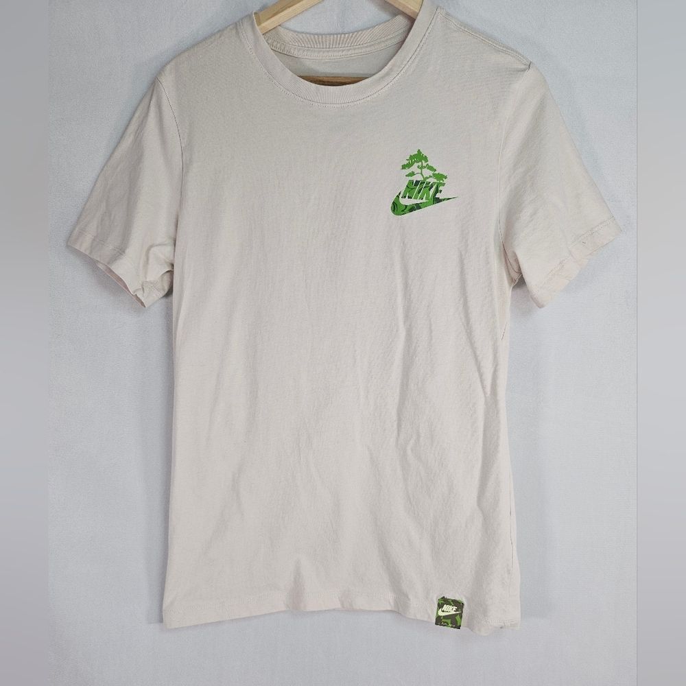 Nike "Slow Your Sole" Graphic T-Shirt